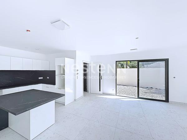 Charmante villa contemporaine neuve 4 faces, plain-pied de 107.03 m² sur terrain piscinable de 600 m² à Trourouzelle 11200