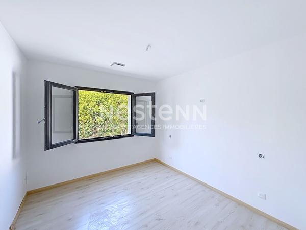 Charmante villa contemporaine neuve 4 faces, plain-pied de 107.03 m² sur terrain piscinable de 600 m² à Trourouzelle 11200