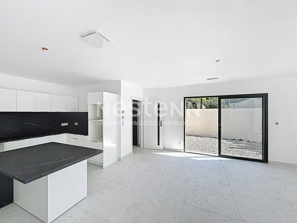 Charmante villa contemporaine neuve 4 faces, plain-pied de 107.03 m² sur terrain piscinable de 600 m² à Trourouzelle 11200