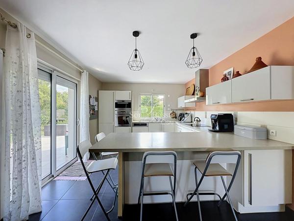 MAISON INDIVIDUELLE 3 CHAMBRES DONT UNE SUITE  SOUS SOL JARDIN
