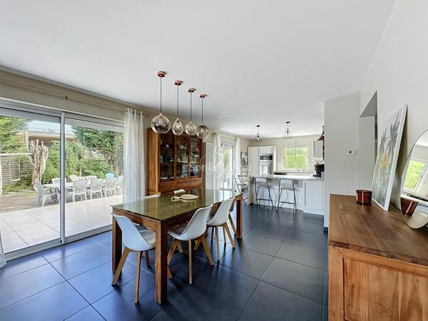 MAISON INDIVIDUELLE 3 CHAMBRES DONT UNE SUITE  SOUS SOL JARDIN