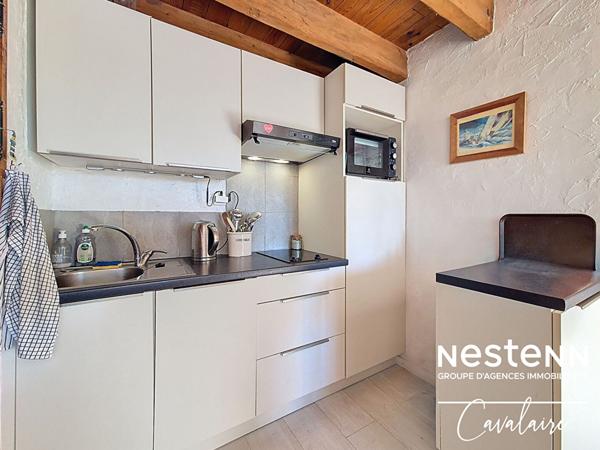 Appartement dernier étage au calme proche plages et commerces - petite copropriété - stationnement et cave