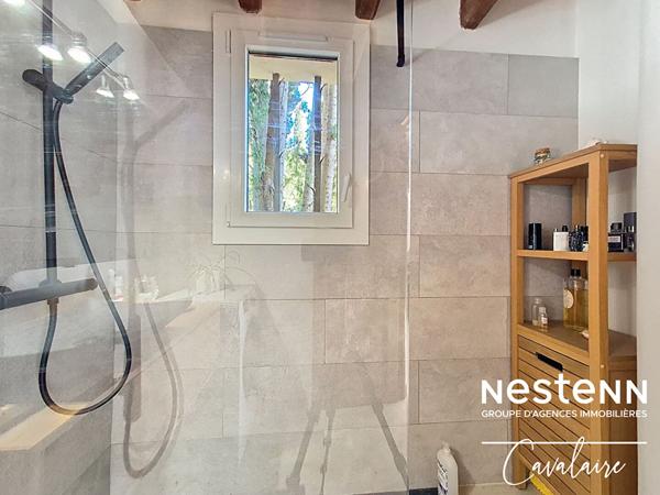 Appartement dernier étage au calme proche plages et commerces - petite copropriété - stationnement et cave