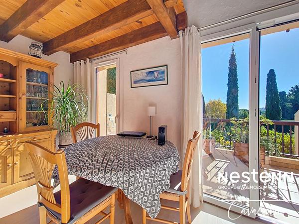 Appartement dernier étage au calme proche plages et commerces - petite copropriété - stationnement et cave