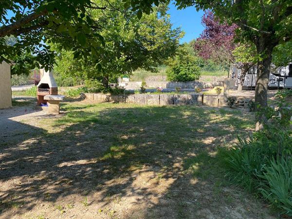 CHARMANTE MAISON AVEC JARDIN - GARAGE - POELA A GRANULES