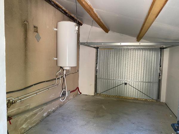 CHARMANTE MAISON AVEC JARDIN - GARAGE - POELA A GRANULES