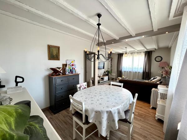 Maison
                                                                                                                                                                                                                                                                                                                        6 pièce(s)                                                                                                                                                                                                          4 chambre(s)                                                                                                                                                                                                          101  m²