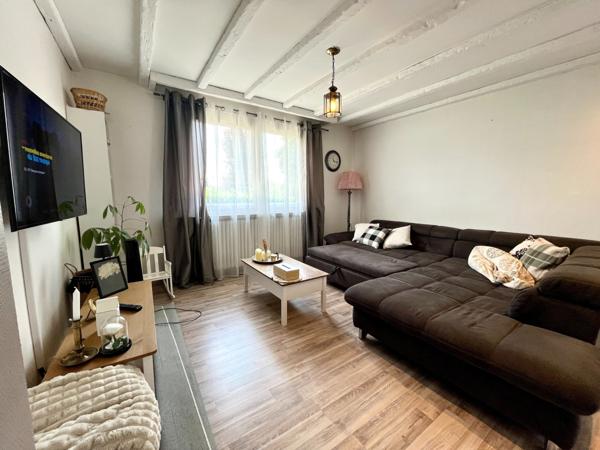 Maison
                                                                                                                                                                                                                                                                                                                        6 pièce(s)                                                                                                                                                                                                          4 chambre(s)                                                                                                                                                                                                          101  m²