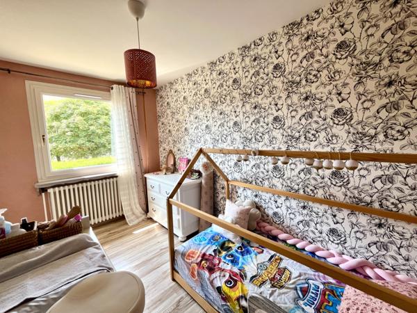 Maison
                                                                                                                                                                                                                                                                                                                        6 pièce(s)                                                                                                                                                                                                          4 chambre(s)                                                                                                                                                                                                          101  m²