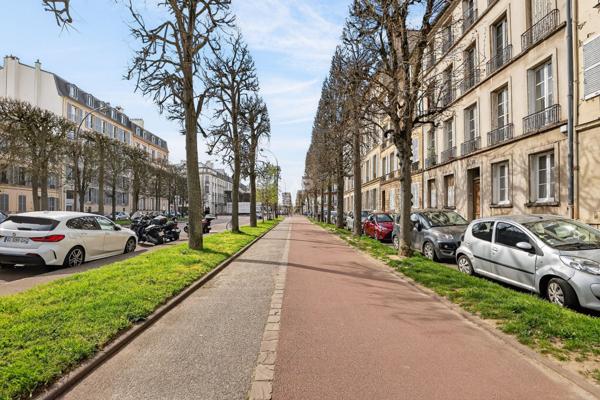 Versailles Notre-Dame Boulevard de la Reine Appartement 6 pièces 144 m² carrez situé au 1er étage d'un immeuble 18ème €1 290 000 ** - Référence 27213