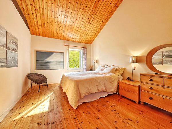 Maison de maître à vendre à La Roche-Blanche ? 260 m², terrain de 4 600 m² et vue dégagée