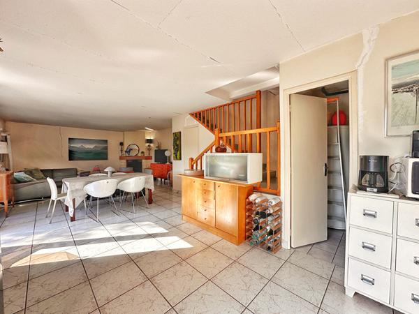 Maison de maître à vendre à La Roche-Blanche ? 260 m², terrain de 4 600 m² et vue dégagée