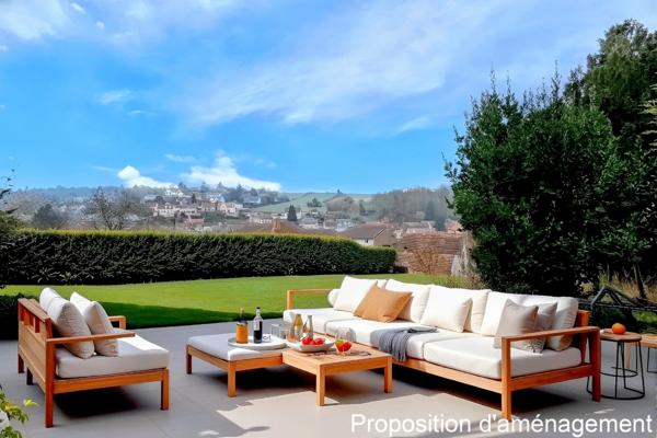 Maison à l'intérieur soigné et jardin avec vue