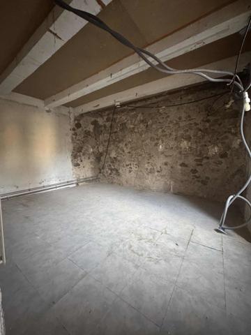 Maison de village à rénover + grange – La Faurie (05)