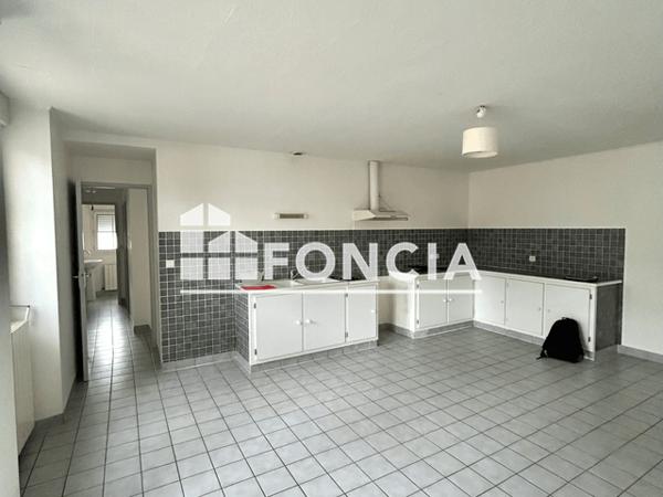 Location Maison 3 pièces 47.53 m² - 3 PLACE DU SOUVENIR Ste Severe 16200