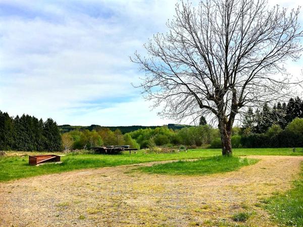 Ancien corps de ferme Montsauche Les Settons 2  pièces 45 m2