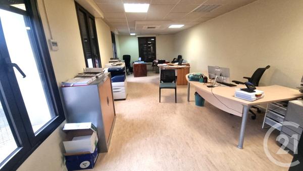 à vendre  399 m2 ST MAUR DES FOSSES - 94