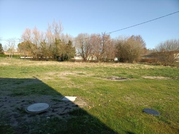 Terrain stratégique avec visibilité optimale.