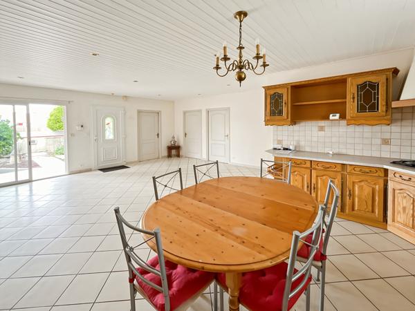 Maison de plain-pied aux normes PMR proche commerces à Challans
