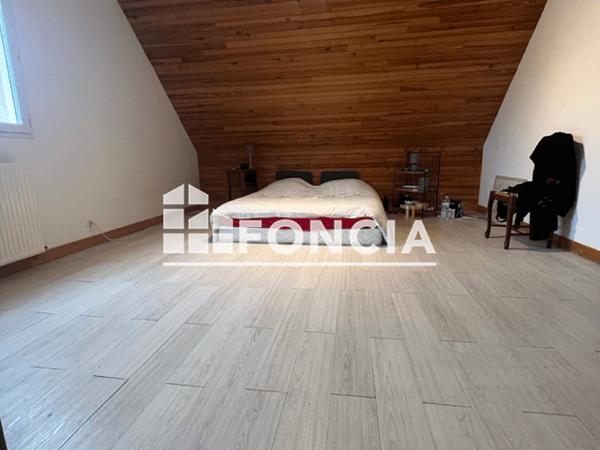 Location Maison 7 pièces 171.99 m² - 31 RUE DES MESANGES Aze 53200