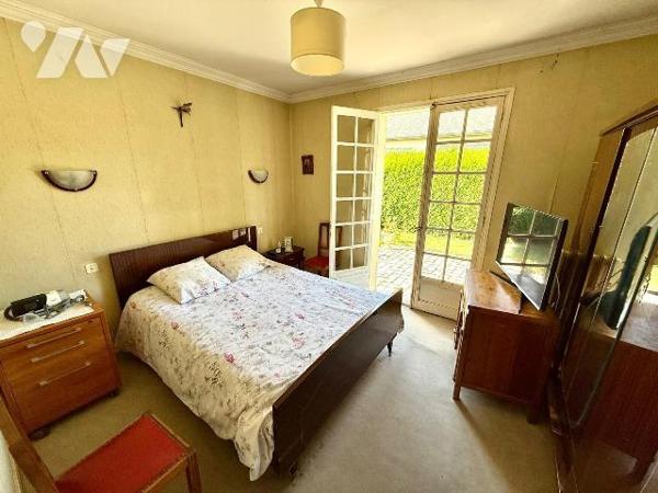 Maison familiale à rénover 155 m² / Saint-Jouan-des-Guérets :
Située au coeur du bourg de Sain...