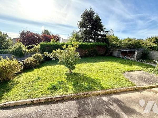 Maison familiale à rénover 155 m² / Saint-Jouan-des-Guérets :
Située au coeur du bourg de Sain...