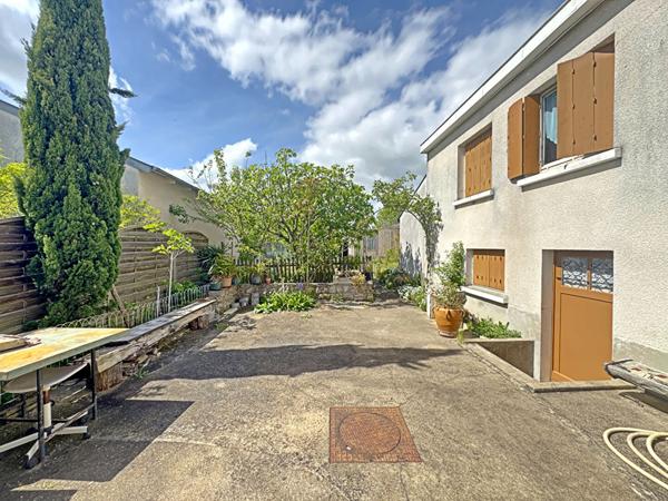 Maison Saint Jean De La Ruelle 5 pièce(s) 131 m2