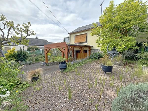 Maison Saint Jean De La Ruelle 5 pièce(s) 131 m2