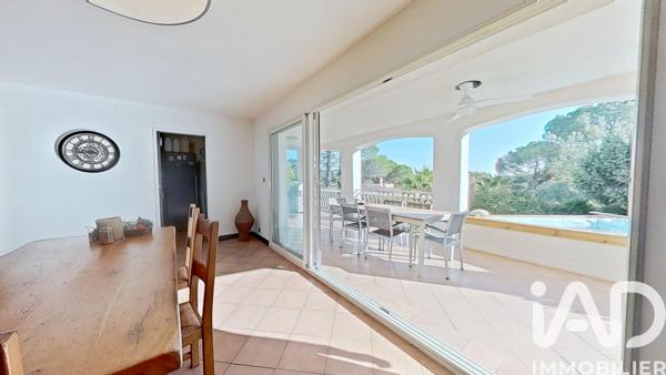 Maison à vendre 8 pièces 264 m² Roquebrune-sur-Argens