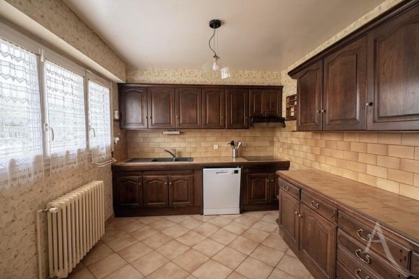 Maison de 112 m² avec jardin, garage et dépendance Quartier Saint-Bris