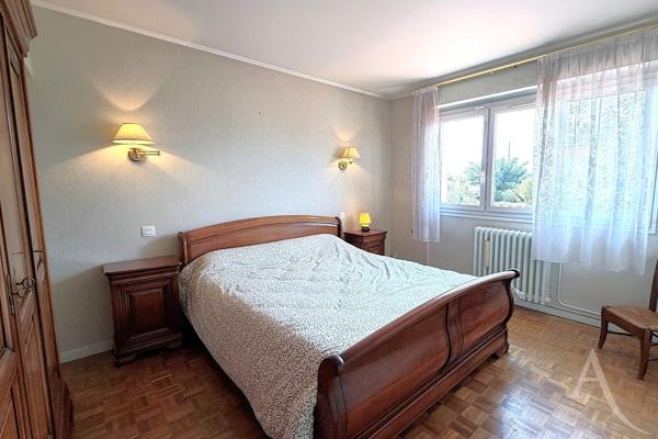 Maison de 112 m² avec jardin, garage et dépendance Quartier Saint-Bris