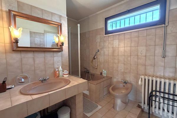 Maison de 112 m² avec jardin, garage et dépendance Quartier Saint-Bris