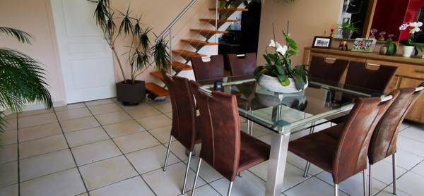 maison plain pied 4 chambres et bureau avec piscine et double garage sur terrain de 1469m2