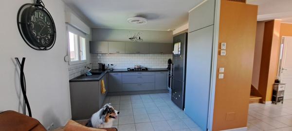 KANFEN - MAISON DE VILLE F5 - CUISINE EQUIPEE - TERRASSE et JARDIN de 2.23 ares