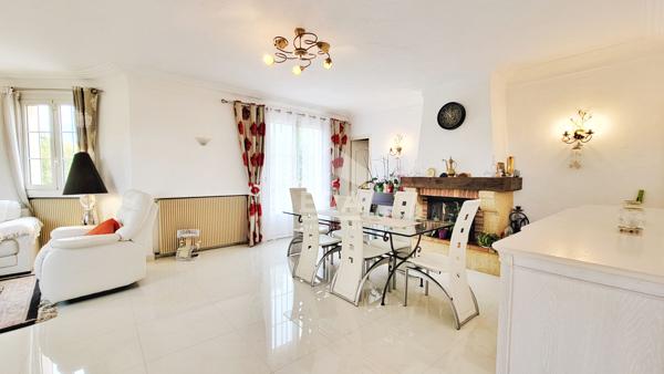 A vendre à Opio , une Villa 8 pièces 270 m2 /piscine