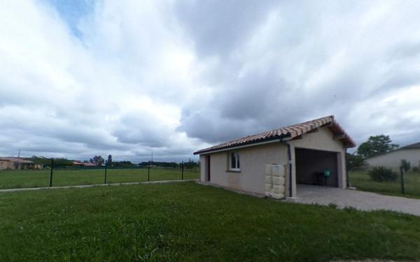 Maison à louer    4 pièces •  Montbartier