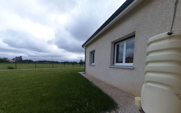 Maison à louer    4 pièces •  Montbartier