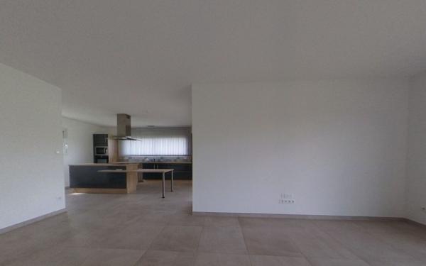 Maison à louer    4 pièces •  Montbartier