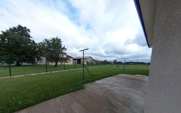 Maison à louer    4 pièces •  Montbartier