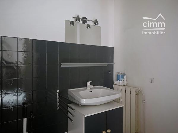 🏡 À vendre – Maison de ville à Montargis (à rafraîchir).