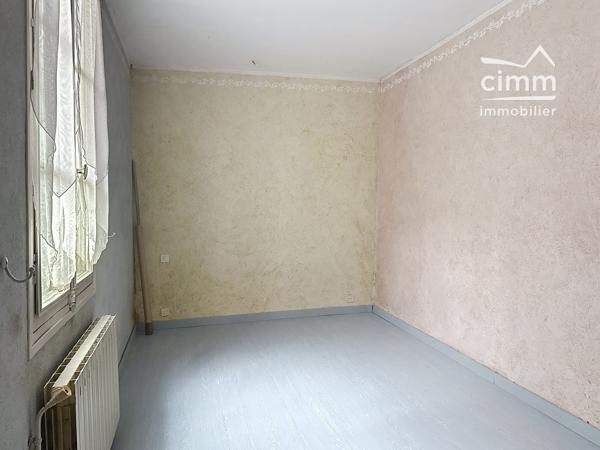 🏡 À vendre – Maison de ville à Montargis (à rafraîchir).
