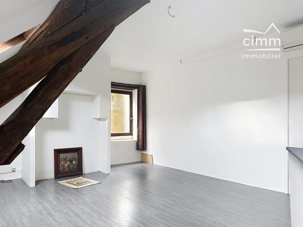 🏡 À vendre – Maison de ville à Montargis (à rafraîchir).