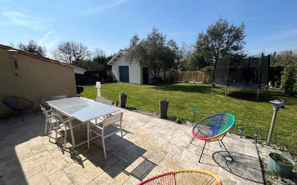 Maison à vendre    5 pièces •  Saint-Loubès