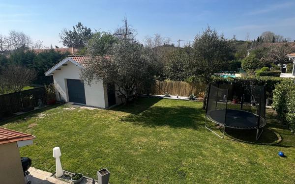 Maison à vendre    5 pièces •  Saint-Loubès