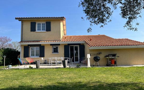 Maison à vendre    5 pièces •  Saint-Loubès