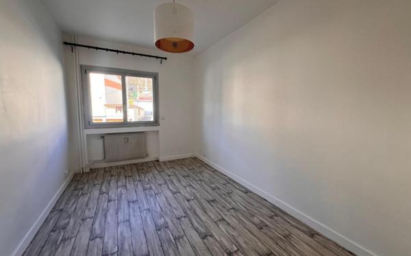 Appartement à louer    3 pièces • 81,57 m2 Saint-Étienne