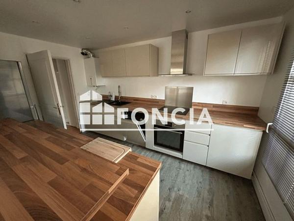 Location Appartement meublé 3 pièces 76.93 m² - 10 RUE GASTON MARCHOU Bordeaux 33300