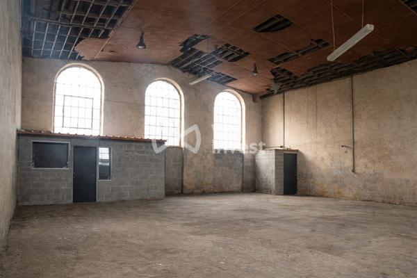 Atelier à transformer sur terrain 4200m²