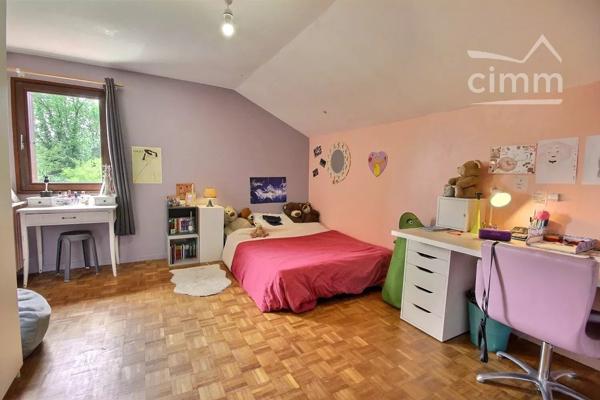 Grande maison familiale +200m² - Belle pièce de vie de 41m² - annexe aménageable - 7 chambres - grand jardin.