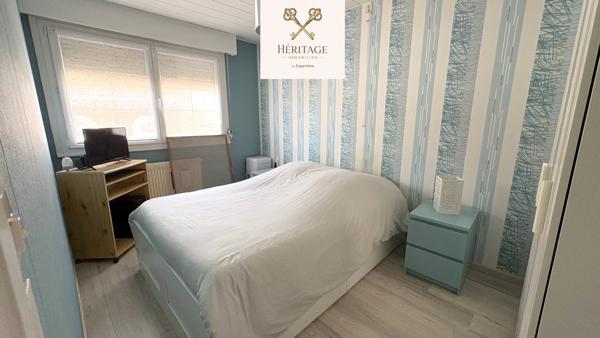 SEMI-INDIVIDUELLE – 93 m² – 3 CHAMBRES + BUREAU – SOUS-SOL COMPLET – GARAGE 2 VOITURES